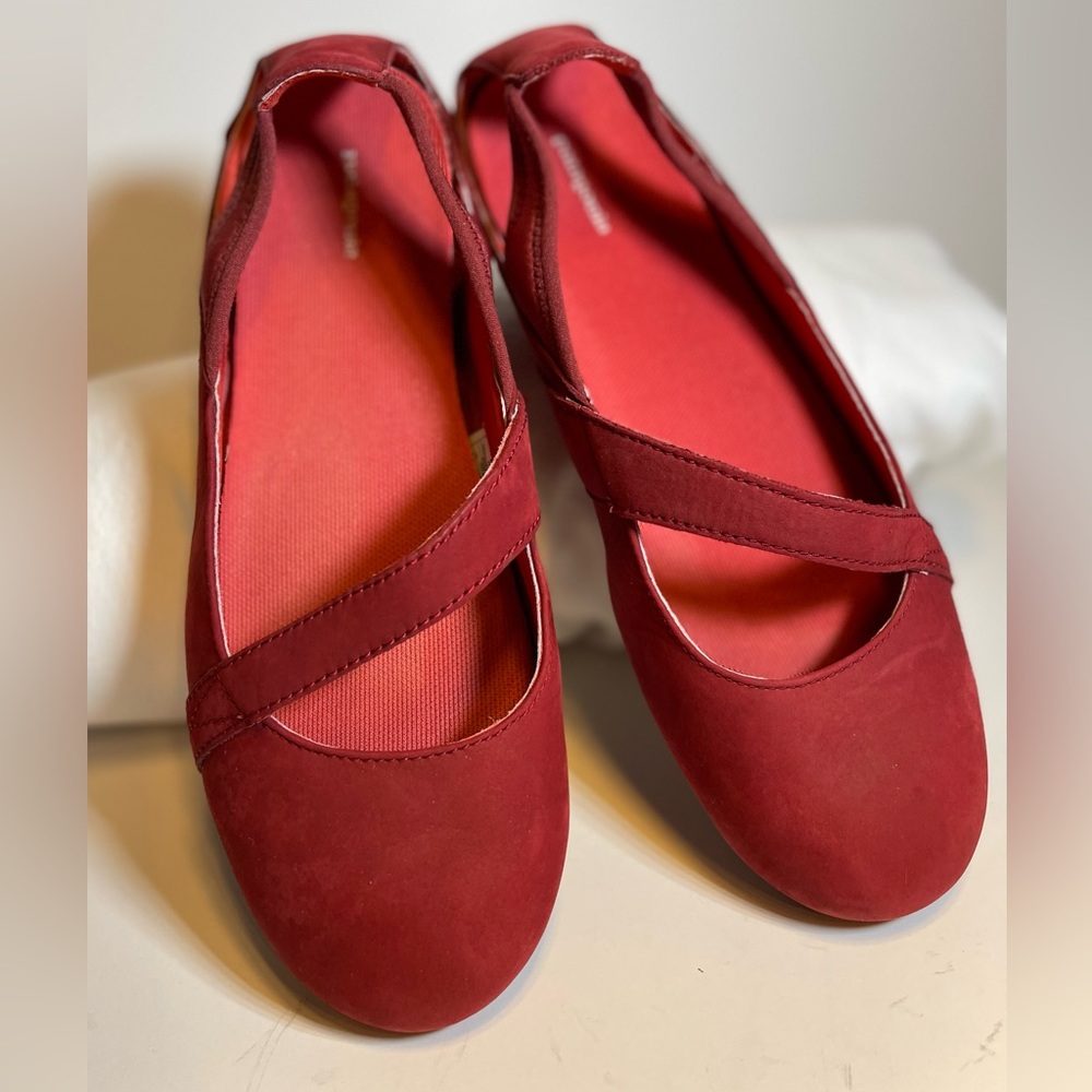 Patagonia Maha Sling in Red Suede